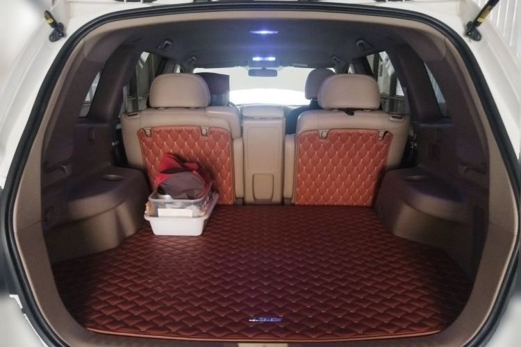 Used Toyota Highlander 2013 2.7L Two-Wheel Drive 5-Seater Purple Gold Edition Trunk