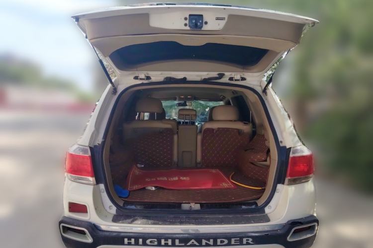 Used Toyota Highlander 2013 2.7L Two-Wheel Drive 5-Seater Purple Gold Edition Trunk