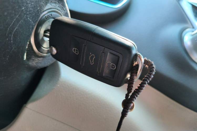 Used Toyota Highlander 2013 2.7L Two-Wheel Drive 5-Seater Purple Gold Edition Vehicle Key