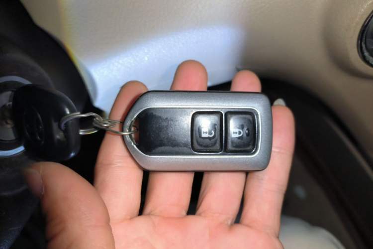 Used Toyota Highlander 2013 2.7L Two-Wheel Drive 7-Seater Zijin Edition Vehicle Key