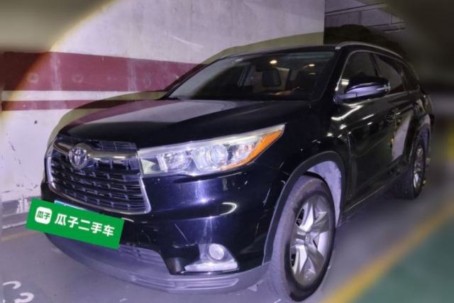 Toyota Highlander 2015 2.0T Four-Wheel Drive Luxury Edition 7-Seater مستعملة