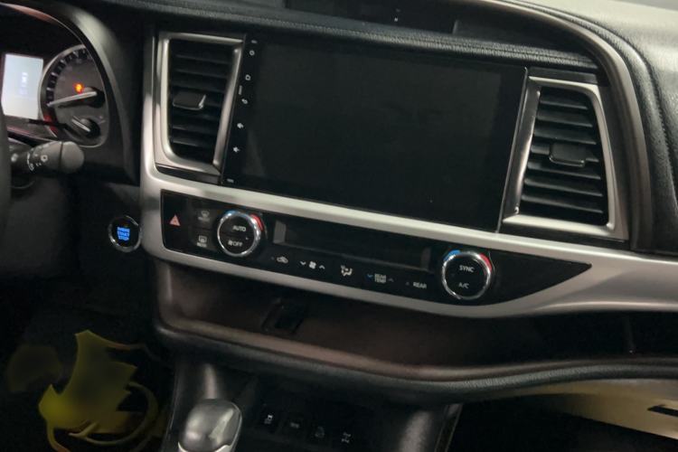 Used Toyota Highlander 2015 2.0T Four-Wheel Drive Luxury Edition 7-Seater Audio And AC Panel