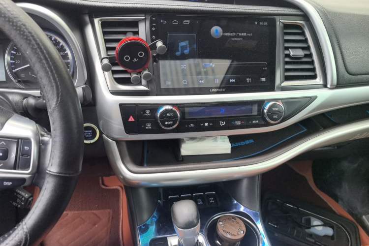 Used Toyota Highlander 2015 2.0T Four-Wheel Drive Luxury Edition 7-Seater Audio And AC Panel