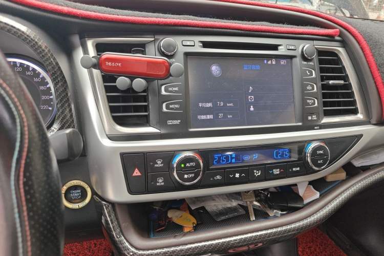 Used Toyota Highlander 2015 2.0T Four-Wheel Drive Luxury Edition 7-Seater Audio And AC Panel