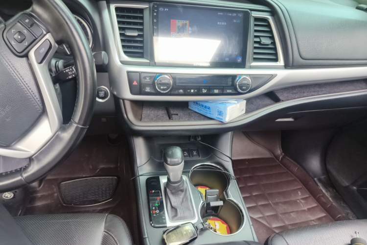Used Toyota Highlander 2015 2.0T Four-Wheel Drive Luxury Edition 7-Seater Audio And AC Panel