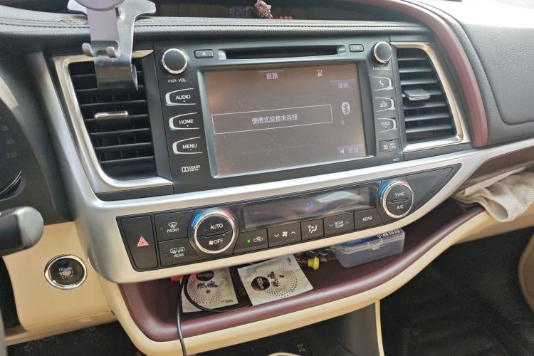 Used Toyota Highlander 2015 2.0T Four-Wheel Drive Ultimate Edition 7-Seater Audio And AC Panel