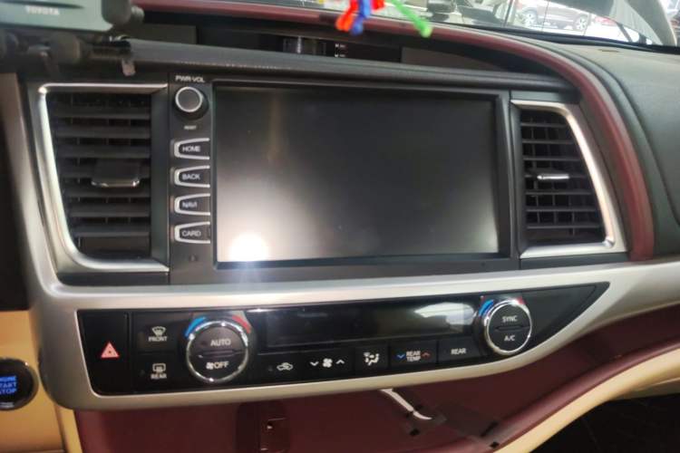 Used Toyota Highlander 2015 2.0T Four-Wheel Drive Luxury Edition 7-Seater Audio And AC Panel