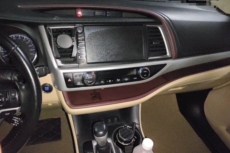 Used Toyota Highlander 2015 2.0T Four-Wheel Drive Luxury Edition 7-Seater Audio And AC Panel