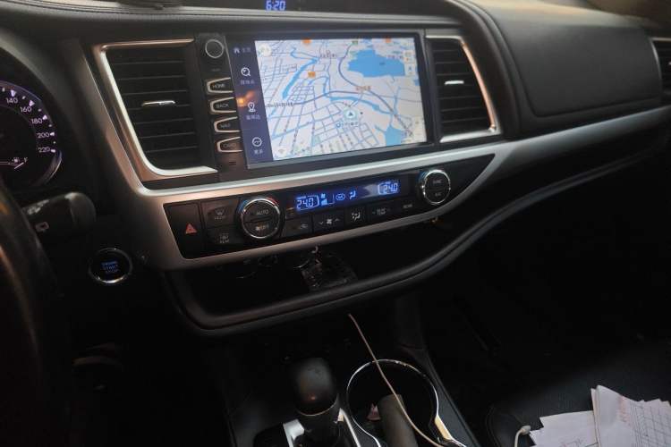 Used Toyota Highlander 2015 2.0T Four-Wheel Drive Luxury Edition 7-Seater Audio And AC Panel