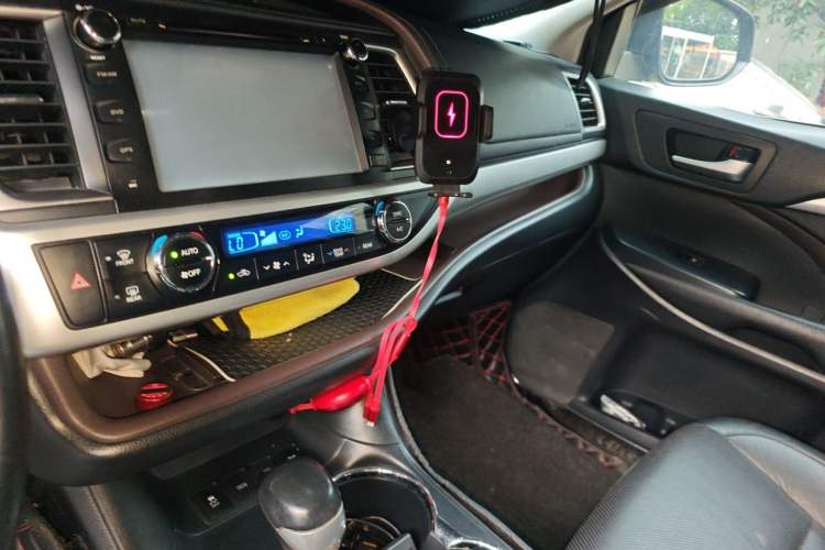 Used Toyota Highlander 2015 2.0T Four-Wheel Drive Luxury Edition 7-Seater Audio And AC Panel