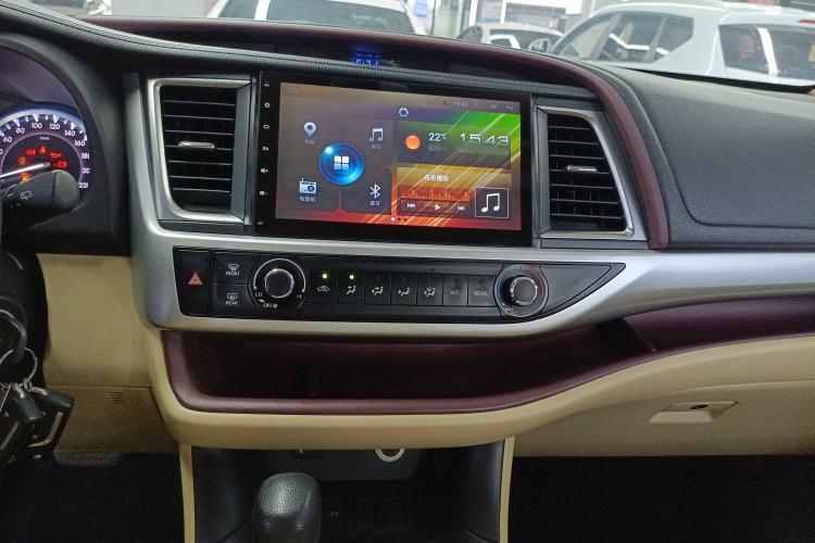 Used Toyota Highlander 2015 2.0T Two-Wheel Drive Elite Edition 7 Seats Audio And AC Panel