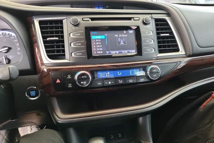 Used Toyota Highlander 2015 2.0T Four-Wheel Drive Luxury Edition 7-Seater Audio And AC Panel