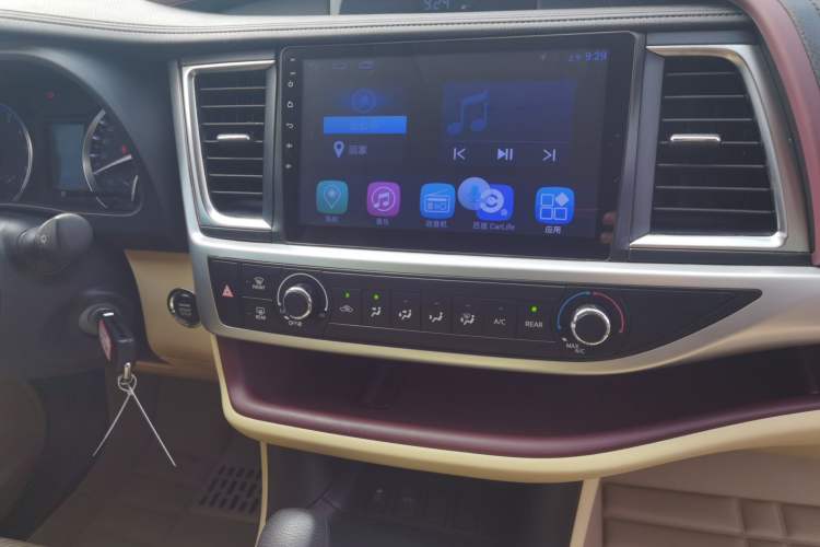 Used Toyota Highlander 2015 2.0T Two-Wheel Drive Elite Edition 5 Seats Audio And AC Panel