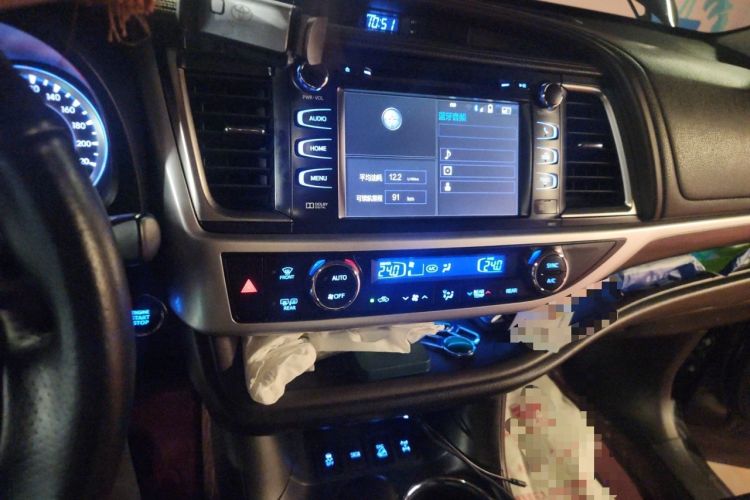 Used Toyota Highlander 2015 2.0T Four-Wheel Drive Ultimate Edition 7-Seater Audio And AC Panel