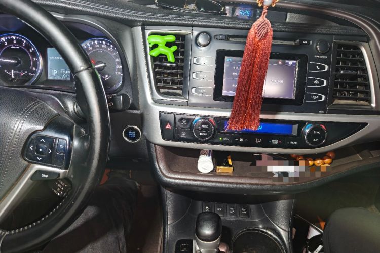 Used Toyota Highlander 2015 2.0T Four-Wheel Drive Luxury Edition 7-Seater Audio And AC Panel
