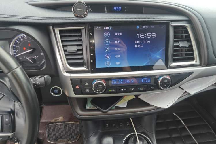 Used Toyota Highlander 2015 2.0T Four-Wheel Drive Luxury Edition 7-Seater Audio And AC Panel