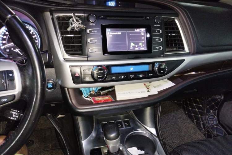 Used Toyota Highlander 2015 2.0T Four-Wheel Drive Luxury Edition 7-Seater Audio And AC Panel
