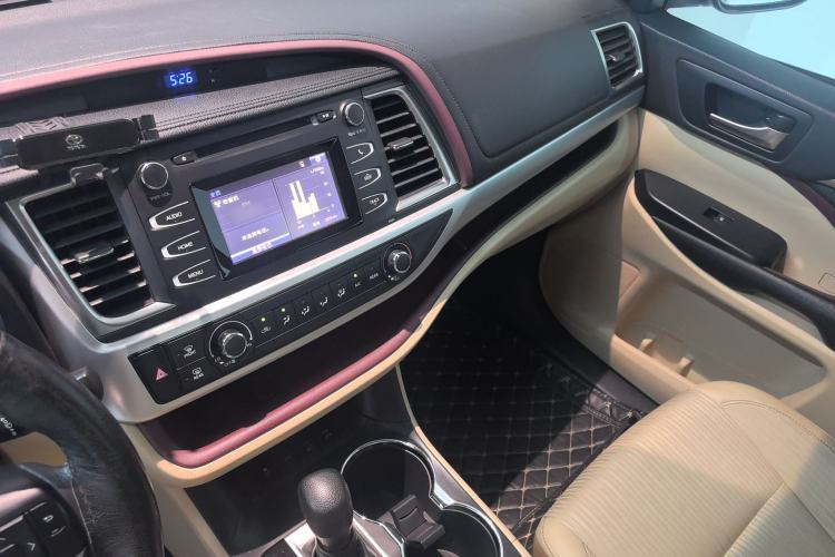 Used Toyota Highlander 2015 2.0T Four-Wheel Drive Elite Edition 7-Seater Audio And AC Panel