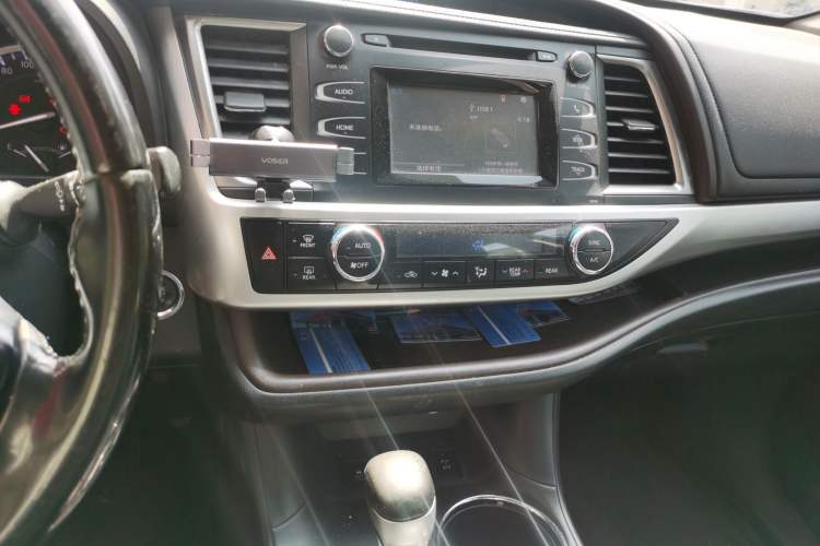 Used Toyota Highlander 2015 2.0T Four-Wheel Drive Luxury Edition 7-Seater Audio And AC Panel