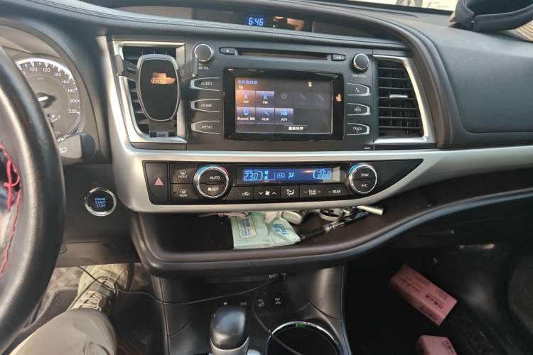 Used Toyota Highlander 2015 2.0T Four-Wheel Drive Luxury Edition 7-Seater Audio And AC Panel