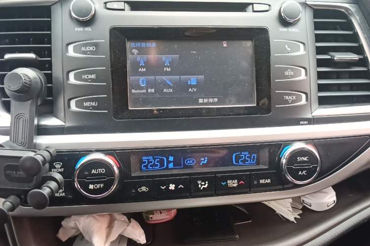 Used Toyota Highlander 2015 2.0T Four-Wheel Drive Luxury Edition 7-Seater Audio And AC Panel