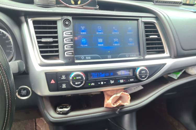 Used Toyota Highlander 2015 2.0T Four-Wheel Drive Luxury Edition 7-Seater Audio And AC Panel