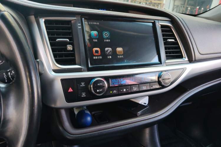 Used Toyota Highlander 2015 2.0T Two-Wheel Drive Luxury Edition 7 Seats Audio And AC Panel
