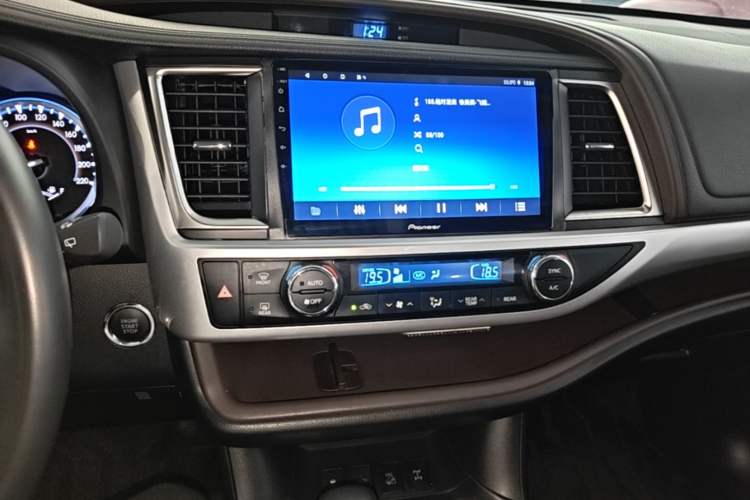 Used Toyota Highlander 2015 2.0T Four-Wheel Drive Luxury Edition 7-Seater Audio And AC Panel