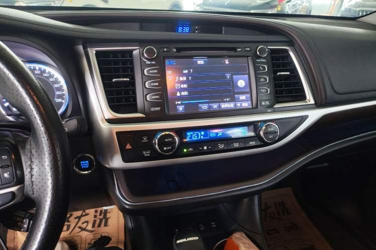 Used Toyota Highlander 2015 2.0T Four-Wheel Drive Ultimate Edition 7-Seater Audio And AC Panel