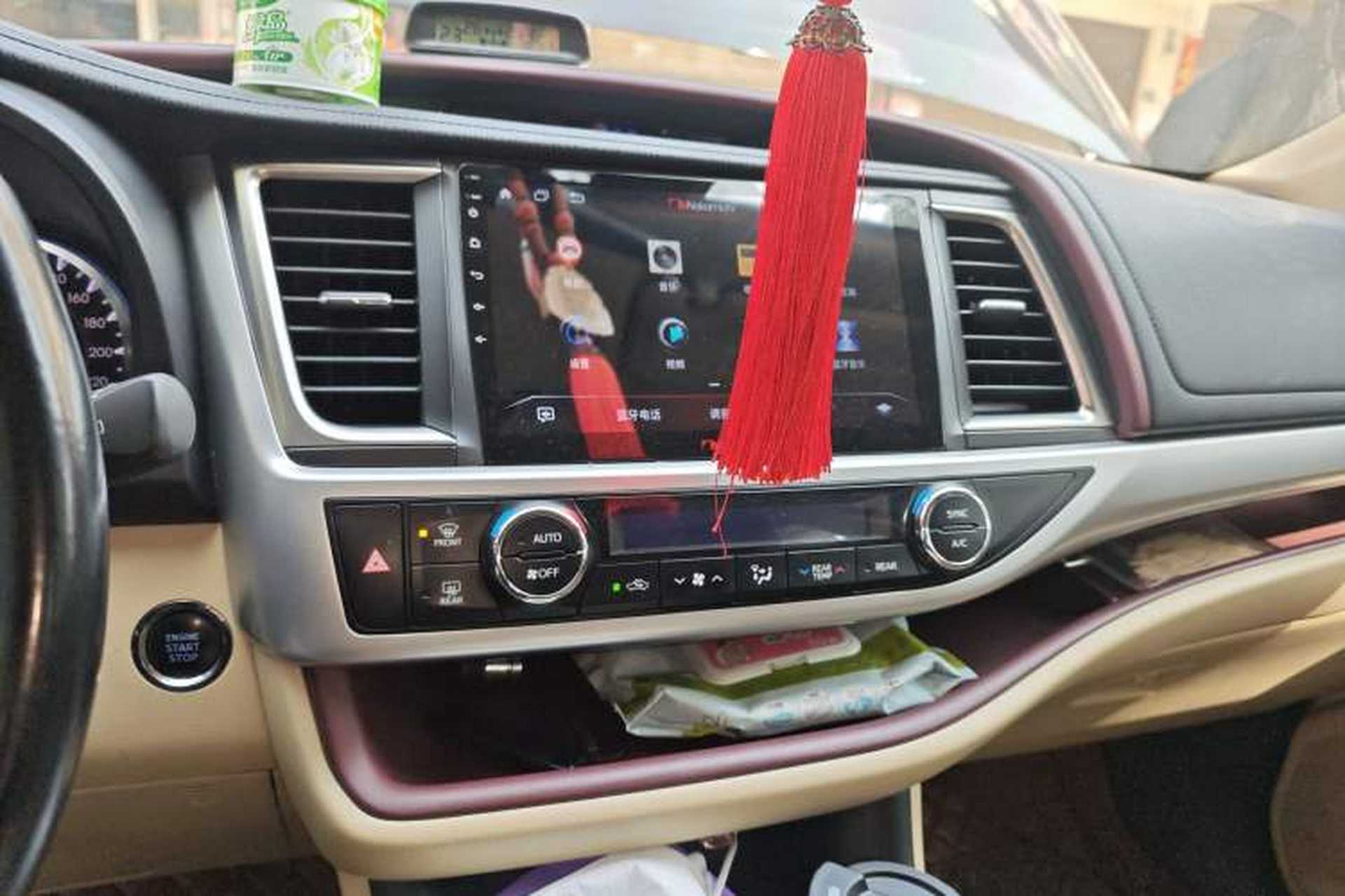 Used Toyota Highlander 2015 2.0T Four-Wheel Drive Luxury Navigation Version with 7 Seats Audio And AC Panel