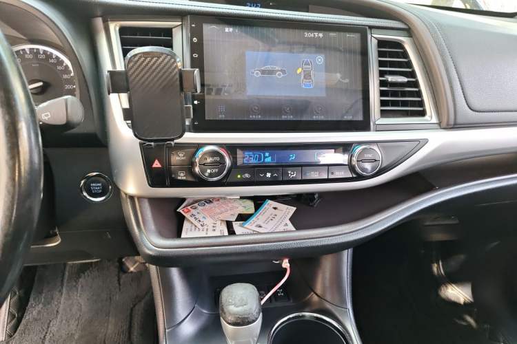 Used Toyota Highlander 2015 2.0T Four-Wheel Drive Luxury Edition 7-Seater Audio And AC Panel