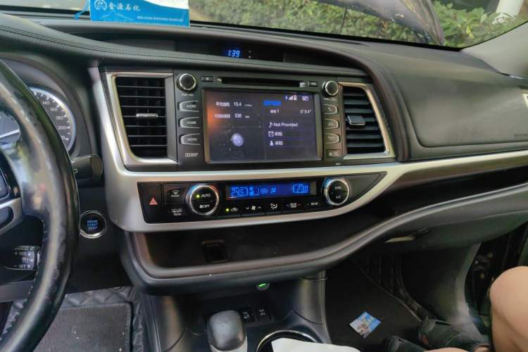 Used Toyota Highlander 2015 2.0T Four-Wheel Drive Ultimate Edition 7-Seater Audio And AC Panel