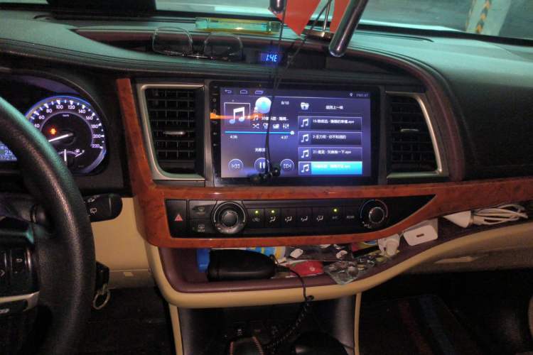 Used Toyota Highlander 2015 2.0T Four-Wheel Drive Elite Edition 7-Seater Audio And AC Panel