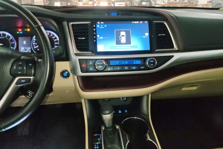 Used Toyota Highlander 2015 2.0T Four-Wheel Drive Luxury Edition 7-Seater Audio And AC Panel