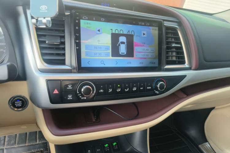 Used Toyota Highlander 2015 2.0T Two-Wheel Drive Elite Edition 7 Seats Audio And AC Panel
