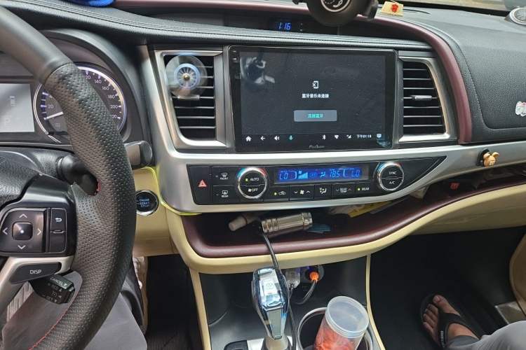Used Toyota Highlander 2015 2.0T Four-Wheel Drive Luxury Edition 7-Seater Audio And AC Panel