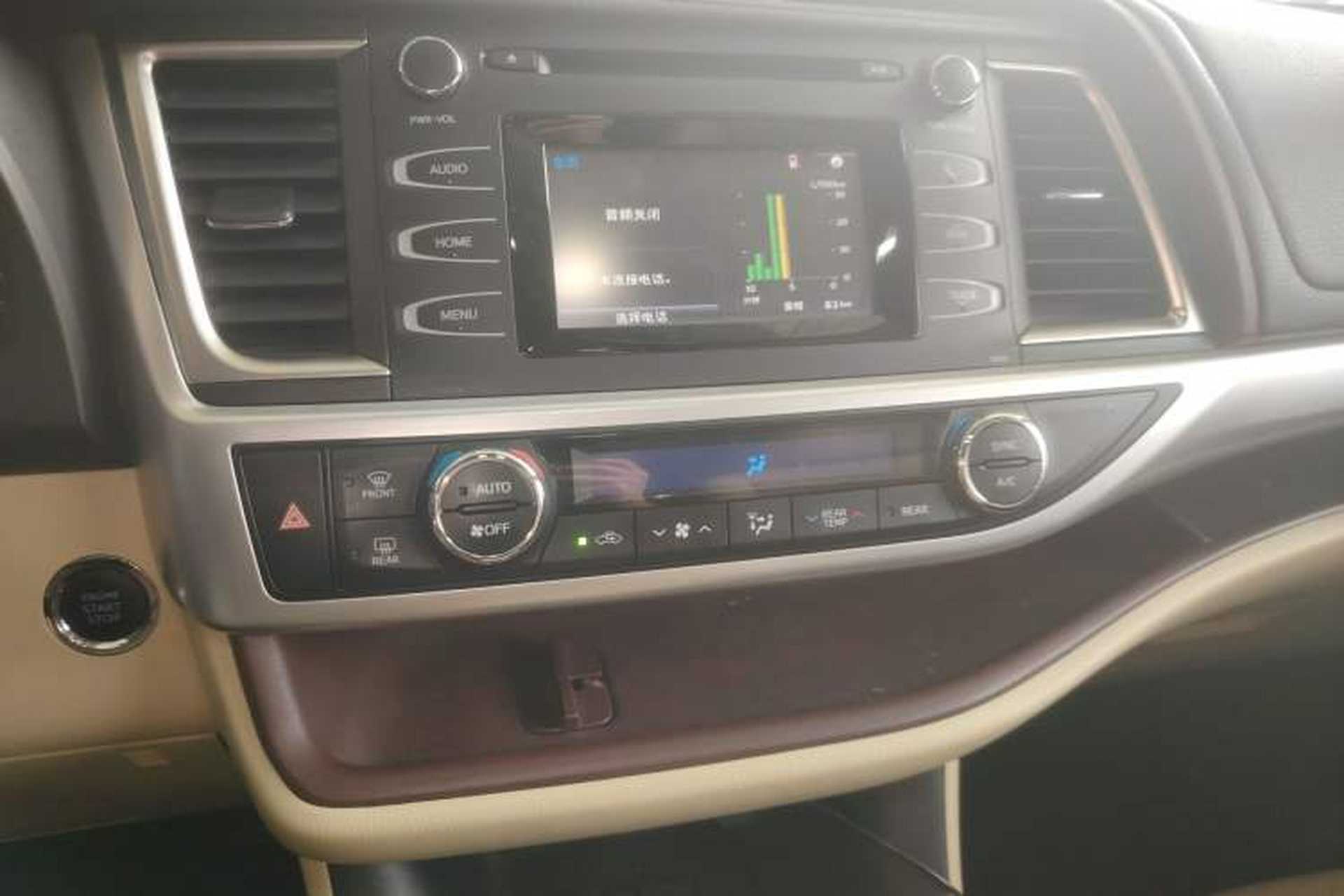 Used Toyota Highlander 2015 2.0T Two-Wheel Drive Luxury Edition 7 Seats Audio And AC Panel