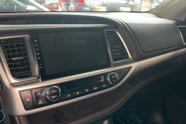 Used Toyota Highlander 2015 2.0T Four-Wheel Drive Luxury Edition 7-Seater Audio And AC Panel