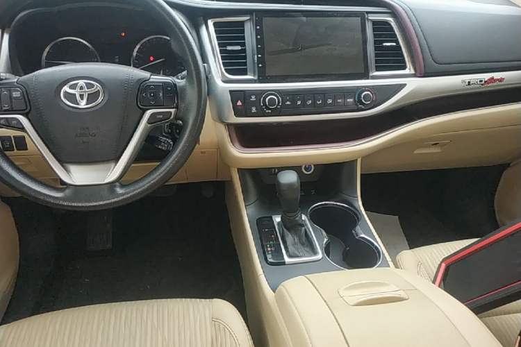 Used Toyota Highlander 2015 2.0T Four-Wheel Drive Elite Edition 7-Seater Audio And AC Panel
