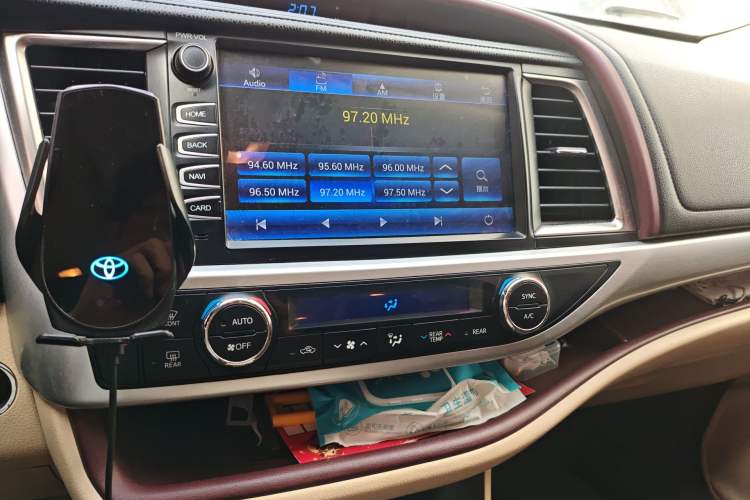 Used Toyota Highlander 2015 2.0T Four-Wheel Drive Luxury Edition 7-Seater Audio And AC Panel