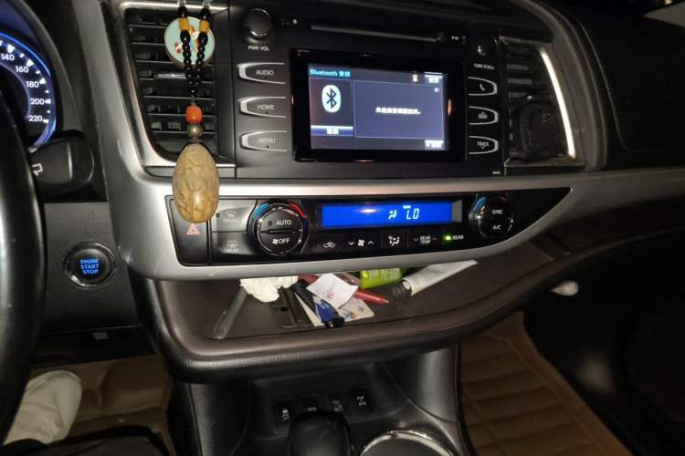 Used Toyota Highlander 2015 2.0T Four-Wheel Drive Luxury Edition 7-Seater Audio And AC Panel