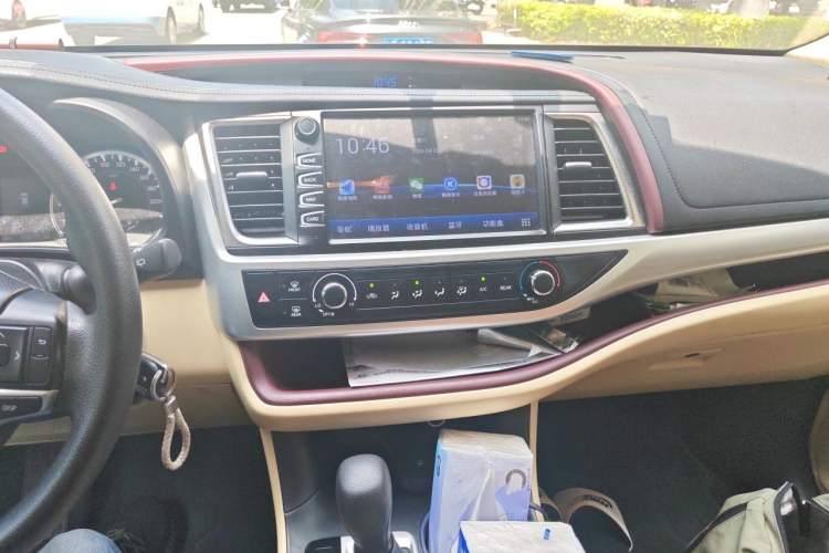 Used Toyota Highlander 2015 2.0T Four-Wheel Drive Elite Edition 7-Seater Audio And AC Panel