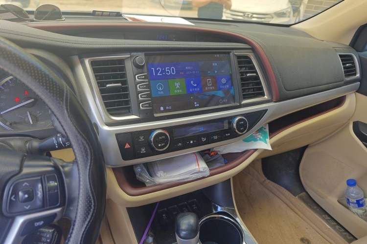 Used Toyota Highlander 2015 2.0T Four-Wheel Drive Luxury Edition 7-Seater Audio And AC Panel