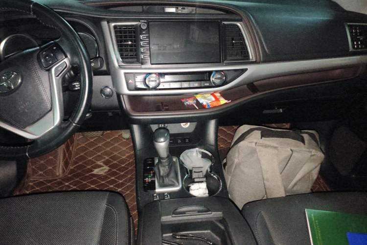 Used Toyota Highlander 2015 2.0T Four-Wheel Drive Luxury Edition 7-Seater Audio And AC Panel