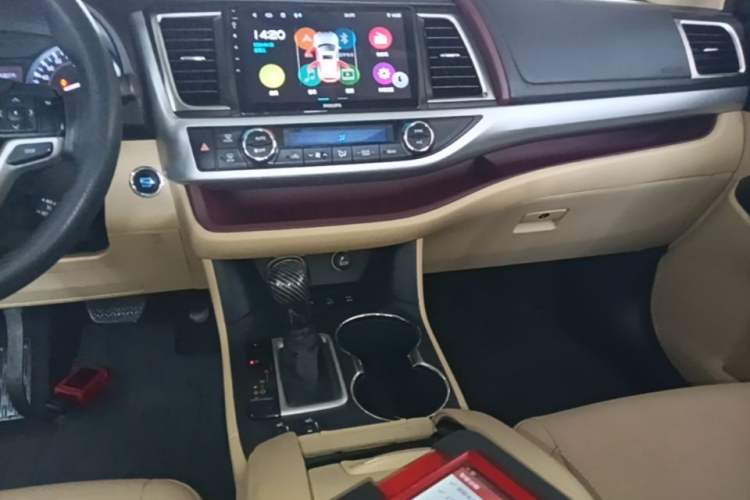 Used Toyota Highlander 2015 2.0T Four-Wheel Drive Luxury Edition 7-Seater Audio And AC Panel