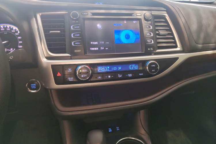 Used Toyota Highlander 2015 2.0T Four-Wheel Drive Ultimate Edition 7-Seater Audio And AC Panel