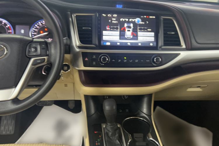 Used Toyota Highlander 2015 2.0T Four-Wheel Drive Elite Edition 7-Seater Audio And AC Panel