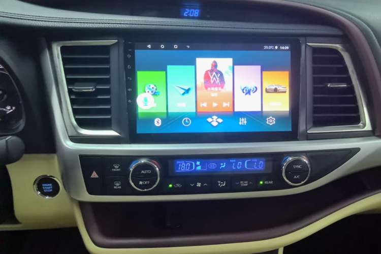 Used Toyota Highlander 2015 2.0T Four-Wheel Drive Luxury Edition 7-Seater Audio And AC Panel