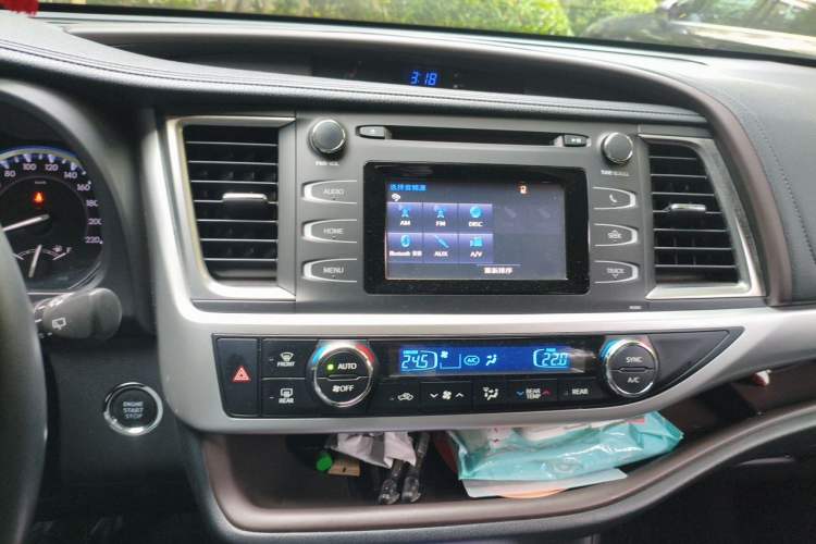 Used Toyota Highlander 2015 2.0T Four-Wheel Drive Luxury Edition 7-Seater Audio And AC Panel