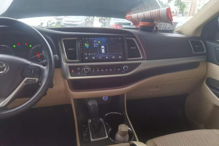 Used Toyota Highlander 2015 2.0T Two-Wheel Drive Elite Edition 5 Seats Audio And AC Panel